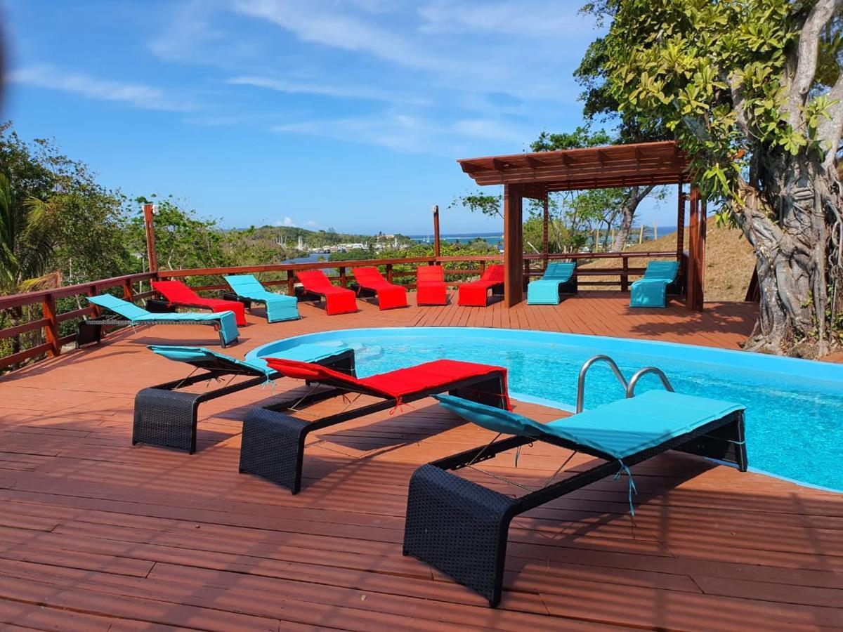 Hotel And Dive Center Roatan Yacht Club French Harbour Екстериор снимка