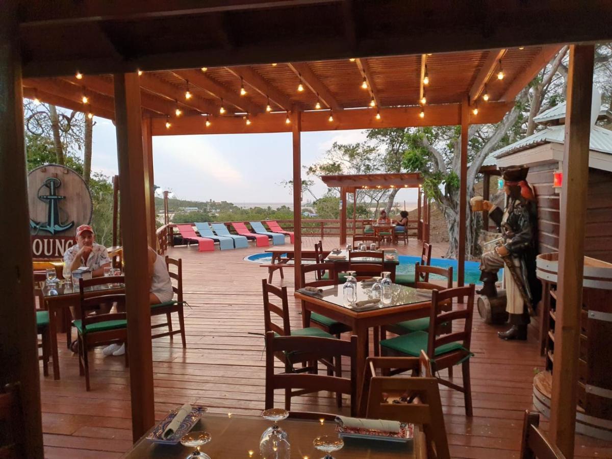 Hotel And Dive Center Roatan Yacht Club French Harbour Екстериор снимка