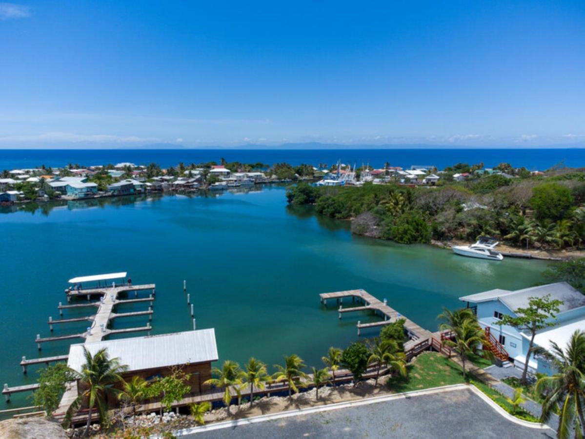Hotel And Dive Center Roatan Yacht Club French Harbour Екстериор снимка